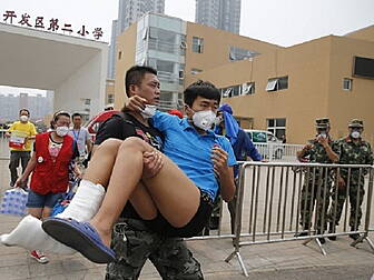 Toxic warning over Tianjin bla...